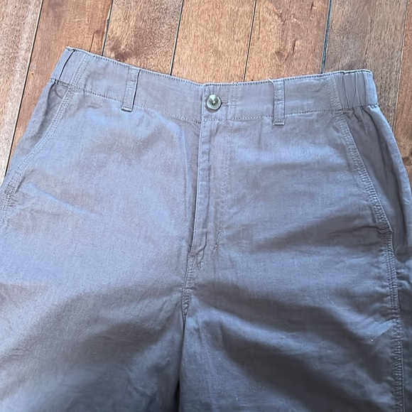 Uniqlo linen pants. Taupe/brown. Size medium. - Picture 4 of 4